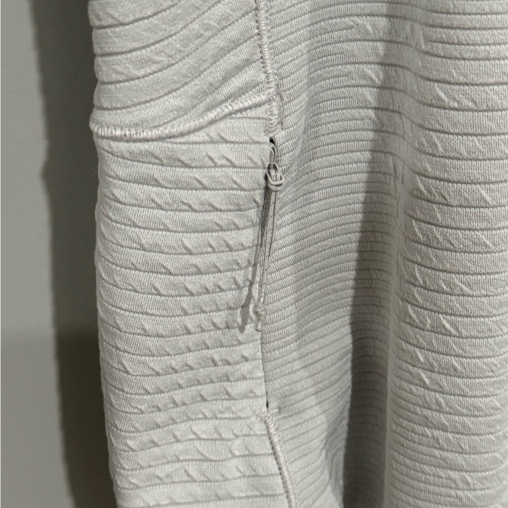 Lululemon half zip - Picture 4 of 4